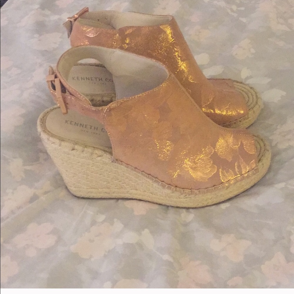 Rose gold wedges